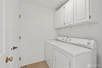 garage access to Laundry room