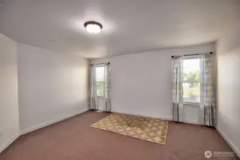 Spacious bonus room