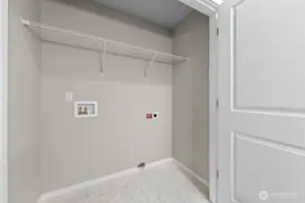 Photographs are for illustrative purposes only. Features, finishes, interior/exterior colors, landscaping and floorplan shown may vary from actual homes built.