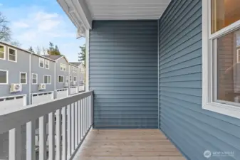 Photographs are for illustrative purposes only. Features, finishes, interior/exterior colors, landscaping and floorplan shown may vary from actual homes built.