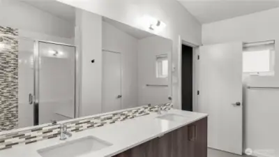 Big master bath with dual sinks