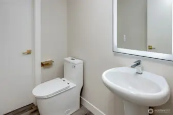 Main level bath