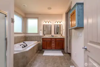 5 Piece Bath off the Primary