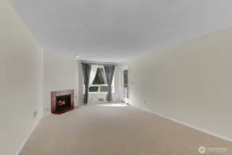Brand new carpet thru out.