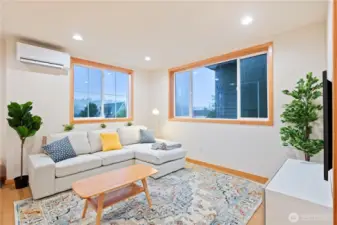 Lots of natural light - made even more impactful by the tall 8.5' celings.