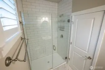 ...and a 3/4 bathroom!