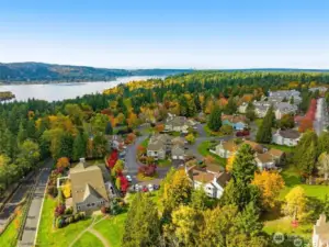 Conveniently located 20 minutes from Seattle and just off of the I-90 Mountain-to-Sound Corridor, Providence Point offers easy access to nearby ski areas at Snoqualmie Pass, the ferries to the Olympic Peninsula, and quick jaunts north to Victoria and Vancouver B.C. or south to Portland.