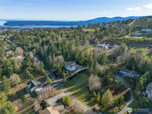 A few minutes to downtown Sequim