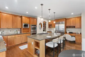 Kitchen with eating area