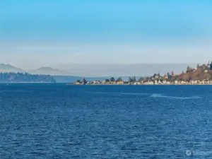 Iconic views of Three Tree Point & the Olympic Mountain range. Passing boats add to the ever-changing seascape, creating a picturesque and tranquil retreat.