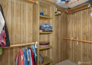 Walk-in Closet
