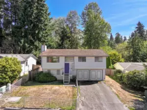 Excellent Location!! 3 Bedroom. 1.5 Bath. 2 Car Garage.