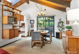 Spacious Dining, access to deck
