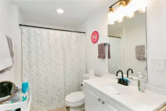 Bath/Laundry