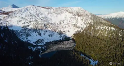 Lake Ethel only a 1.5 mile hike away