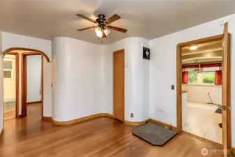 Groovy wall in dining room space