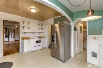 Is that linoleum on the ceiling?  I believe it is