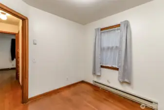 2nd bedroom