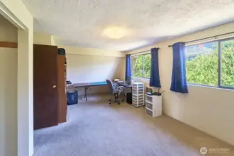 Upstairs office with closet - or guest/bonus space