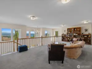 Spacious Bonus Room with great view out to the Bay & Mountains!