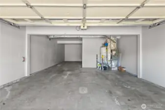 Tandem 3 bay garage