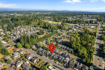Everett/Mill Creek close by!