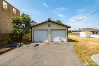 1152sqft Shop built in 1997