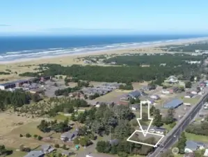 Just a couple blocks to the Ocean, dining and shops