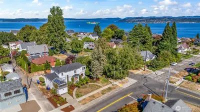Close to the waterfront and local amenities