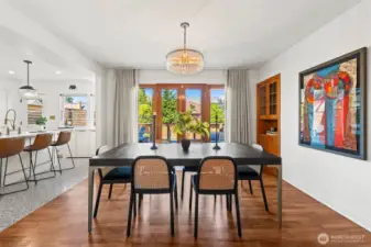 Dining off of kitchen