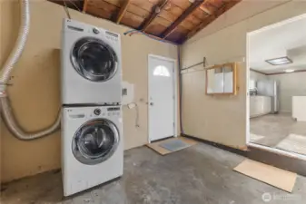 Washer and Dryer in large single car garage.