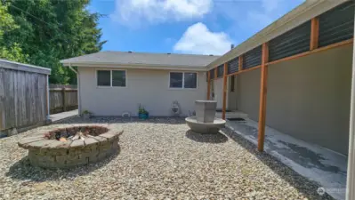 Private courtyard off of the main entryway.