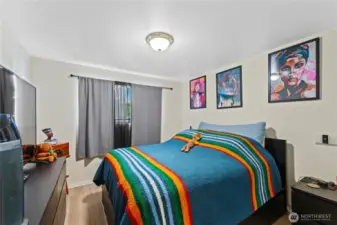5221 - 1 of 2 bedrooms.