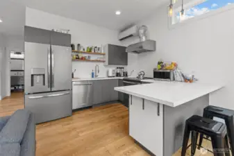 Kitchen w/ eating space
