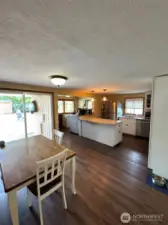 Dining/kitchen