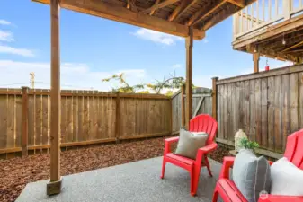 Enjoy the patio that is fully fenced in!