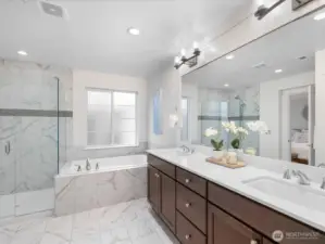 and large soaking tub!