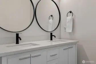 Bathroom in the second bedroom.