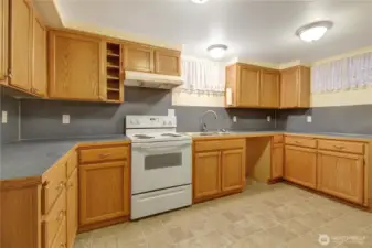 Full kitchen (lower), just add d/w and fridge!