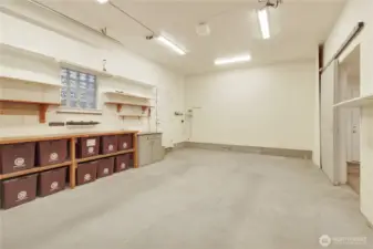 Same 10 ft. bay. . .