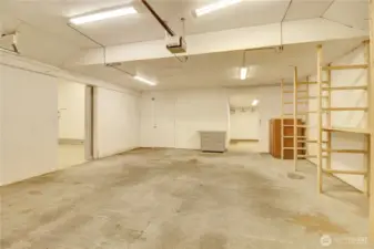 Same 2 bay and can be closed off from Bay 1.