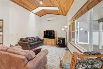 Living area in Main Cabin