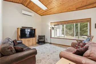 Living area in Main Cabin