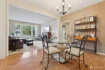 Cottage feeling with warm color tones and connection in the living spaces