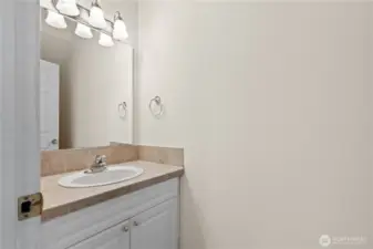 Entry way - Powder room