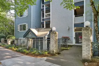 Waterford Place Condo in the heart of Fremont