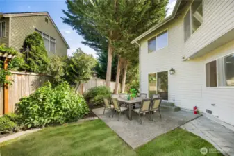 Multi-zoned outdoor for relax
