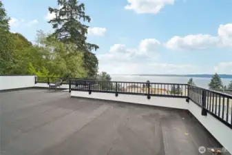 Enormous roof top deck with sweeping views of the water!