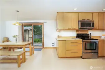 Large & cheery remodeled kitchen and dining area