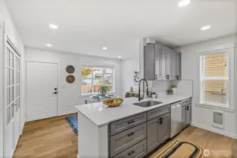 A kitchen made for Sunday pancakes and late-night snacks
